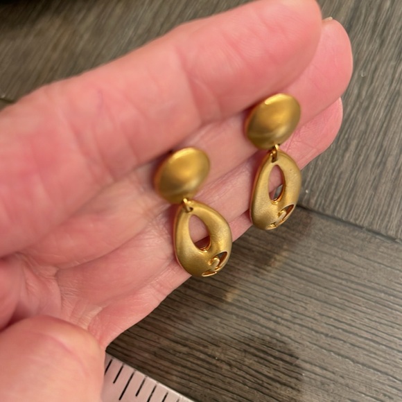 Vintage Matte Gold-tone Dangle Drop Earrings - Picture 8 of 10